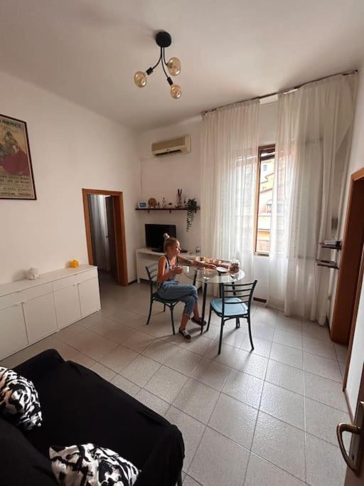 Accogliente Appartamento Vicino Al Centro E Alla Fiera Bolonha Exterior foto